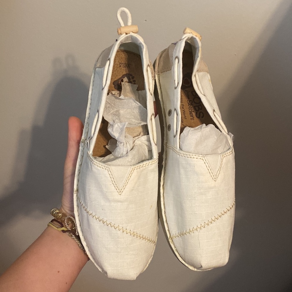 White NWT Bobs